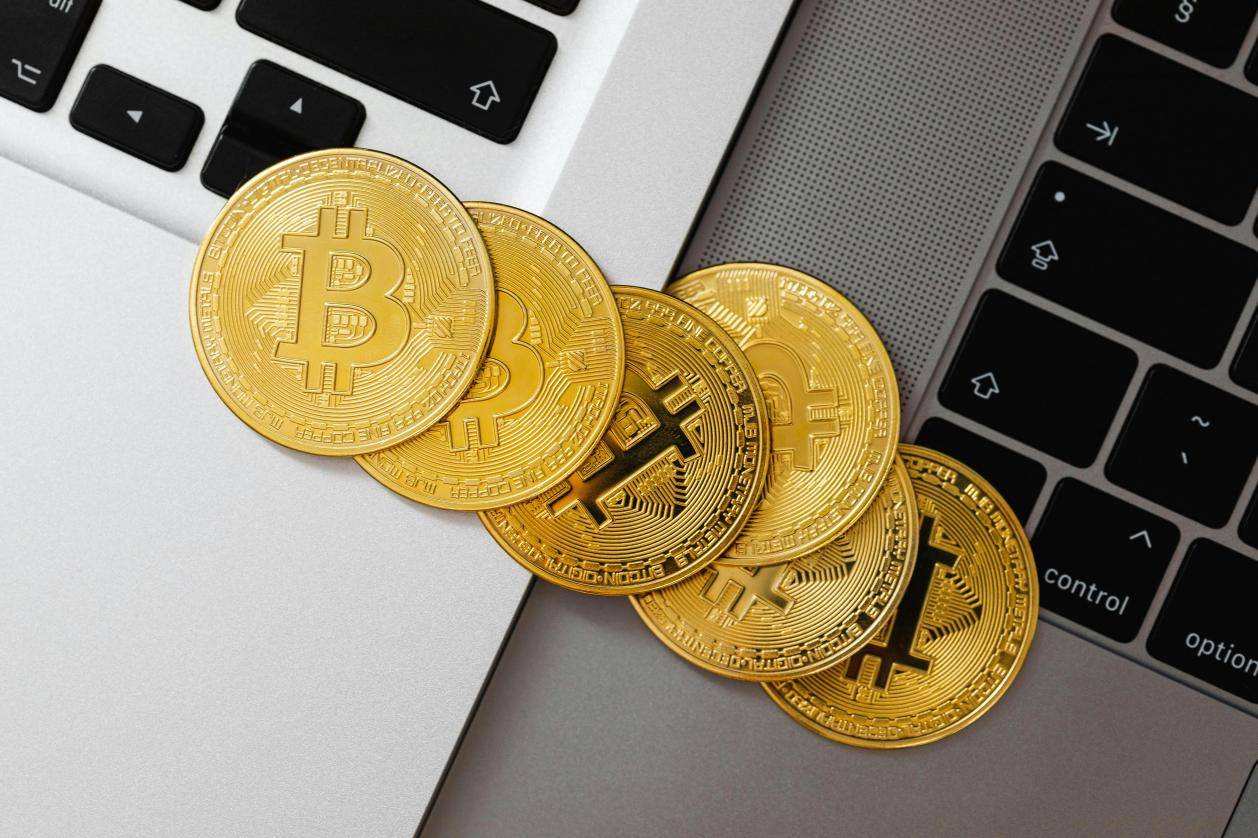 炒黄金 APP 怎么选？正规平台金盛贵金属适配的交易时段与策略指南