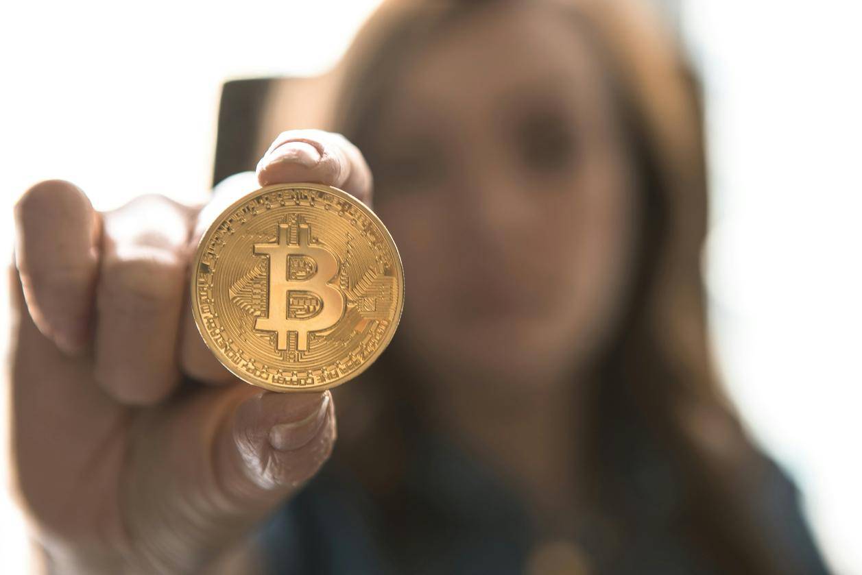 新手炒黄金总赚小亏大？金盛贵金属教你避坑 + 稳健心态指南
