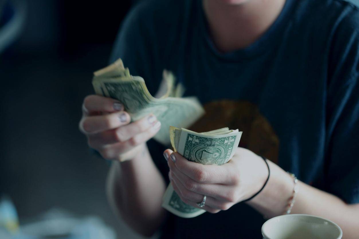 新手贵金属投资全攻略——实物金条还是炒黄金？