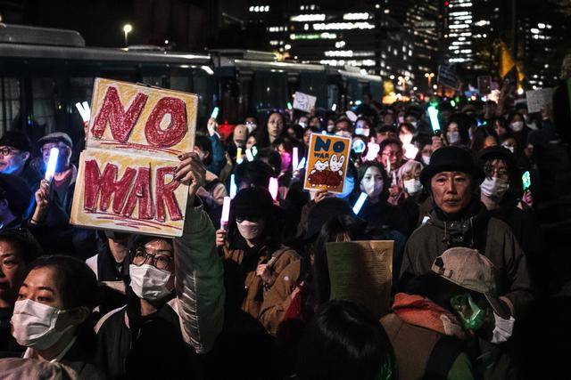 日本东京3万人集会抗议高市政府破坏和平宪法