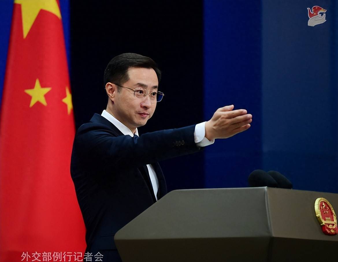 菲律宾军方发表声明称，中菲人员在仁爱礁发生暴力冲突导致一名菲海员受伤，中方表态