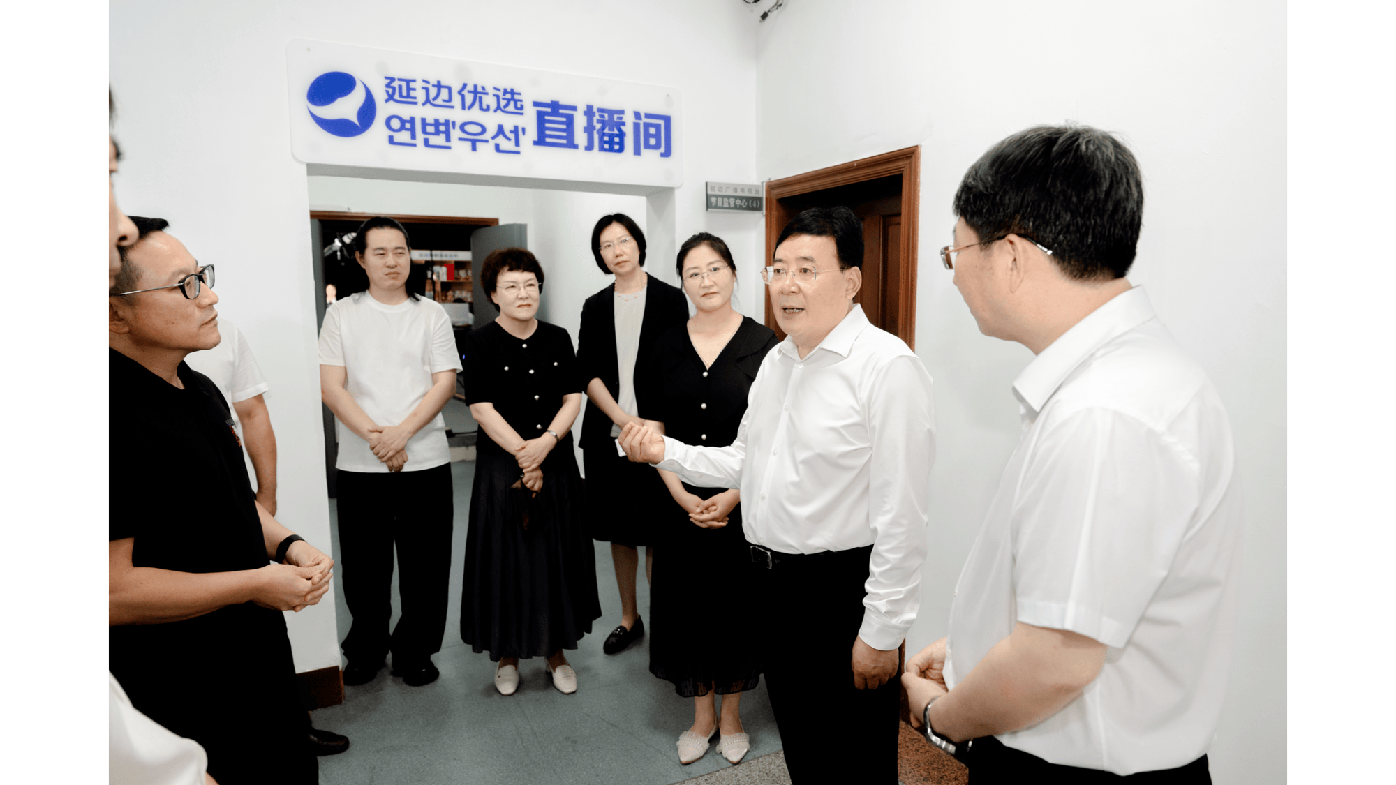 吉林省委常委、延边州委书记胡家福就宣传思想文化工作进行调研