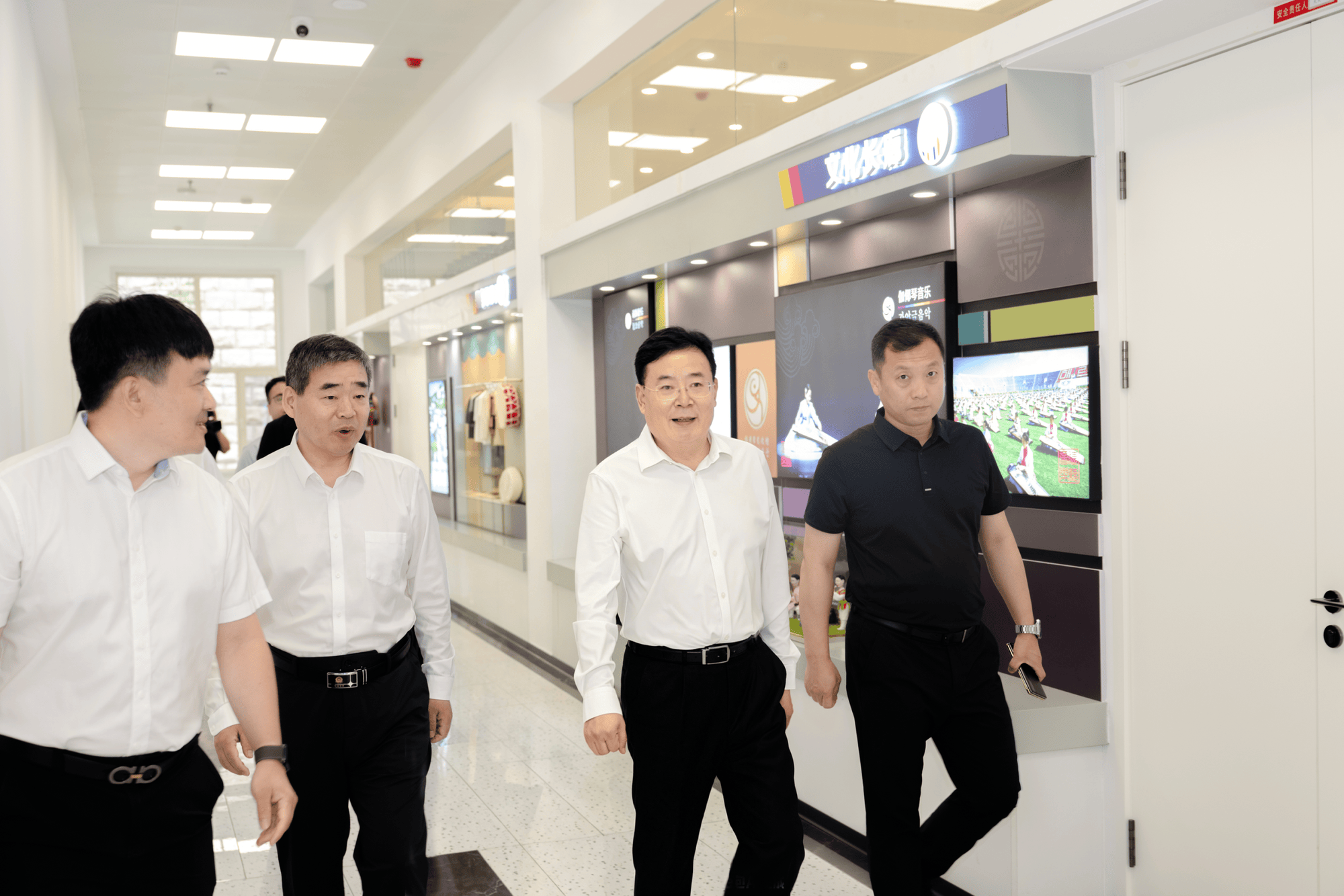 吉林省委常委、延边州委书记胡家福就宣传思想文化工作进行调研